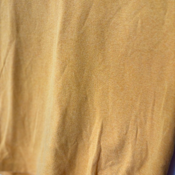 🎉4/30$🎉 Tommy Hilfiger Yellow Logo Tee - Size L - Picture 4 of 7